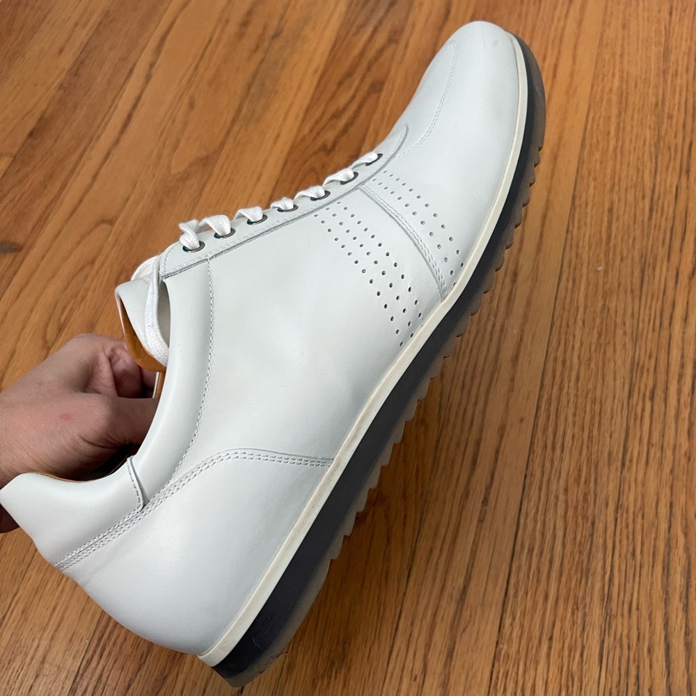Magnanni Leather Sneakers - Picture 2 of 9